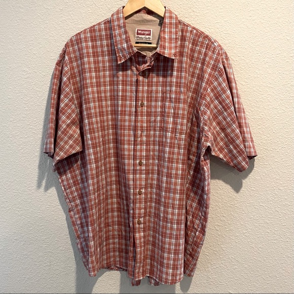 Wrangler Wrinkle Resistant Short Sleeve Red Plaid - Picture 1 of 4